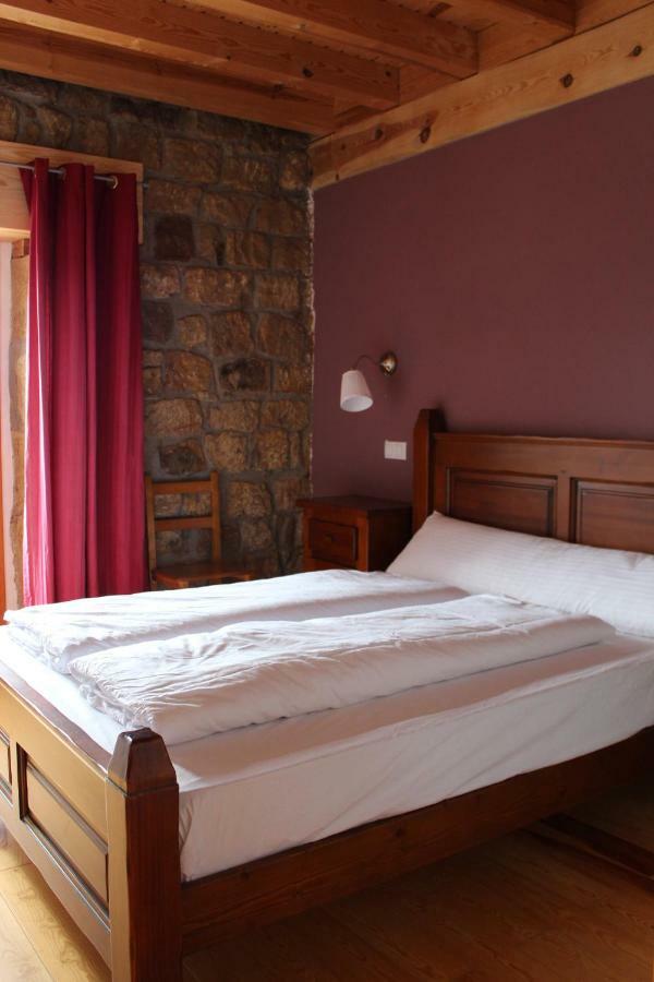 La Casa De La Petra Guest House Quintanar de la Sierra Luaran gambar